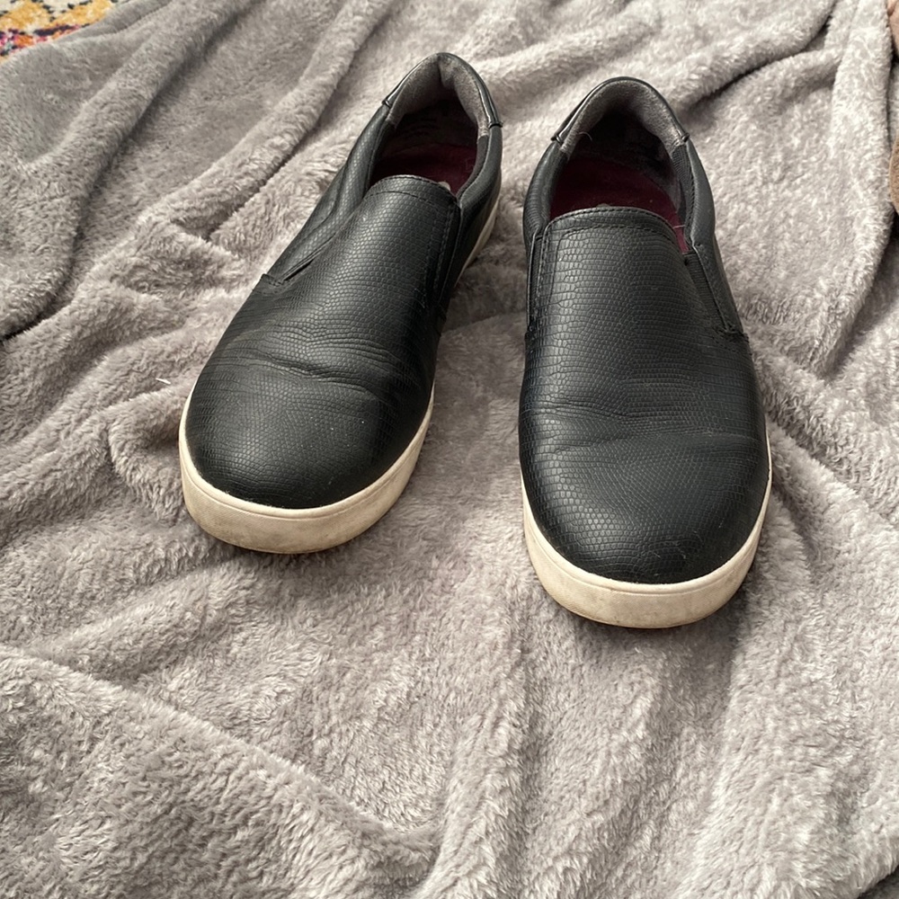 Dr. Scholl’s slip on sneakers size 8
